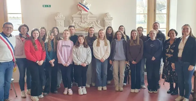 photo  quinze jeunes collégiens allemands de lichtenau ont vécu à l’heure française et visités la commune.  &copy;  ouest-france 