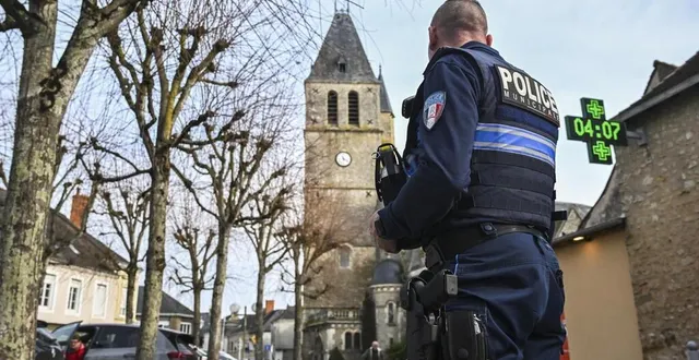 photo  de plus en plus de policiers municipaux sont armés par les municipalités.  &copy;  archives le maine libre - denis lambert 