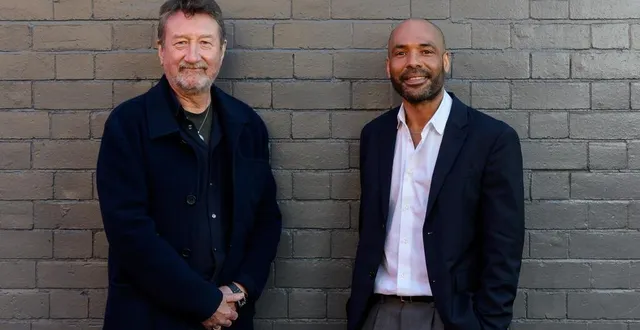 photo  steven knight (à gauche) et benoît swan pouffer ont imaginé le ballet « peaky blinders : la rédemption de thomas shelby ».  &copy;  joe bailey 