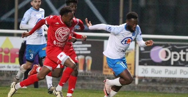 photo  yves djédjé et l’us granville, en déplacement aux herbiers, seront les premiers footballeurs normands à jouer dans ce week-end du 14 au 16 mars 2025.
                     &copy;  jean-louis rault 