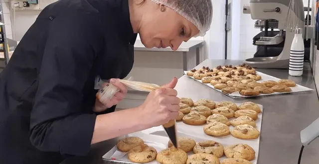 photo  cécile holeman donne des prénoms à ses cookies en souvenir de ses origines lilloises.  &copy;  co 