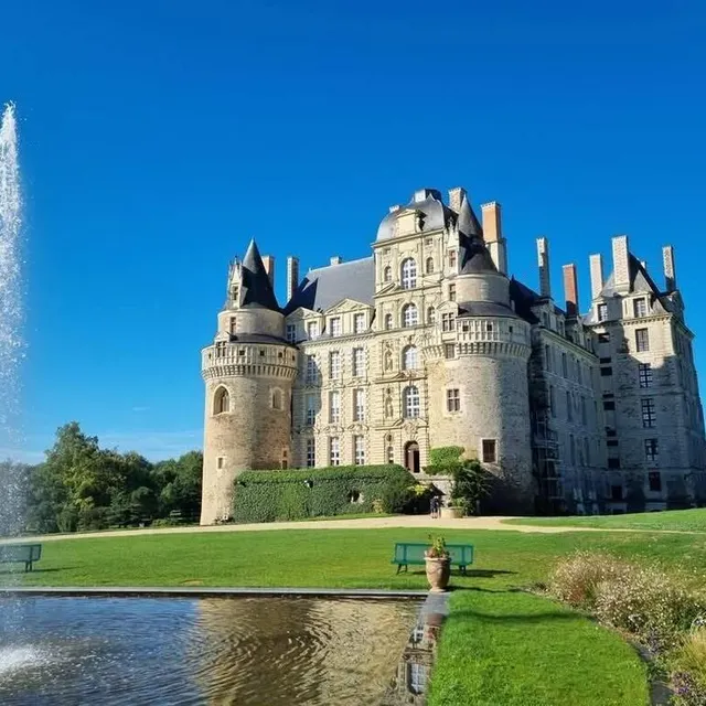 photo le château de brissac.  ©  yann gledel