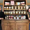 photo sylvain crosnier et cécile cottin se sont associés pour prendre la suite de marie-france hubert à la tête de l’épicerie presse de juigné-sur-sarthe (sarthe).
