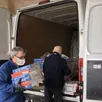 photo  le secours populaire de flers, dans l’orne, avait offert des chocolats au personnel hospitalier de flers en avril 2020. 