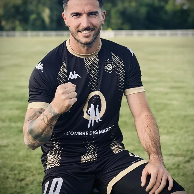 photo le maillot de pays néo-créchois est le grand vainqueur de notre concours.  ©  le club