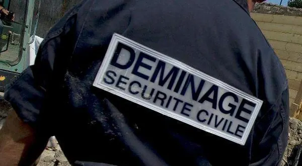 photo  les services de déminage ont neutralisé la munition.  &copy;  illustration co 