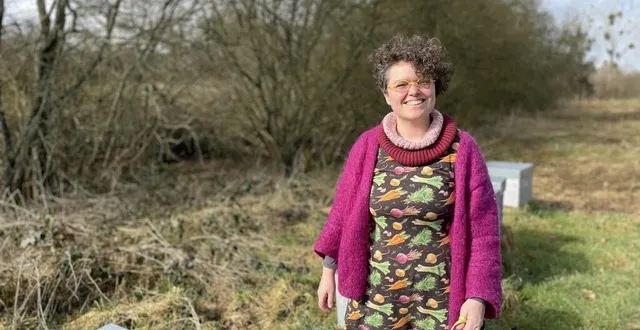 photo  olga potot, apicultrice dans le bocage, propose la troisième édition du rucher école à el capitan aux tourailles, commune déléguée d’athis-val-de-rouvre, dans l’orne.  &copy;  ouest-france 