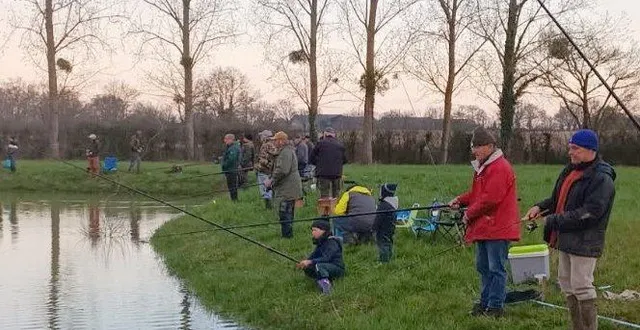 photo  de quoi embellir le menu du week-end : la pêche a été bonne samedi dernier pour une cinquantaine de passionnés.  &copy;  le maine libre 