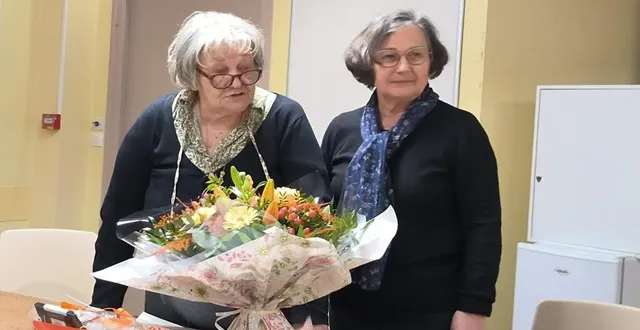 photo  un pilier du monde associatif parignéen s’en va. au bout de 24 ans à la présidence de la maison pour tous, jocelyne jousse (à gauche) tire sa révérence et cède la place à danielle leroux, membre de la section yoga, qi gong et méditation.  &copy;  mairie de parigné 