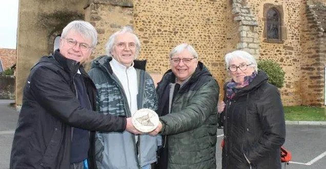 photo  les organisateurs à la rencontre d’aigné patrimoine.  &copy;  ouest-france 