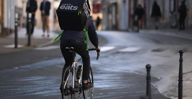 photo  le service de livraison de repas à domicile, uber eats, débarque à sablé-sur-sarthe, à partir de ce jeudi 20 mars 2025, dès 18 heures.  &copy;  illustration courrier de l’ouest - josselin clair 