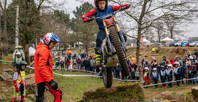 photo  alycia soyer a pu se tester à lombron sur sa nouvelle moto 250 cm3.  &copy;  arnaud despelchain 