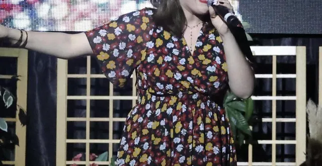 photo  les différents chanteurs vont se produire devant une salle comble.  &copy;  archives le maine libre 