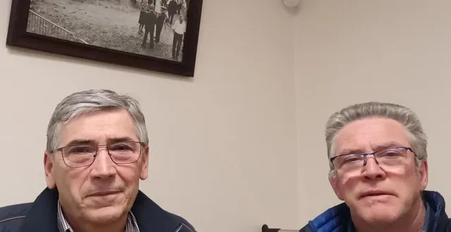 photo  gérard lambert, le maire, en compagnie de jean-luc foin, un retraité agricole de la commune.  &copy;  ouest-france 