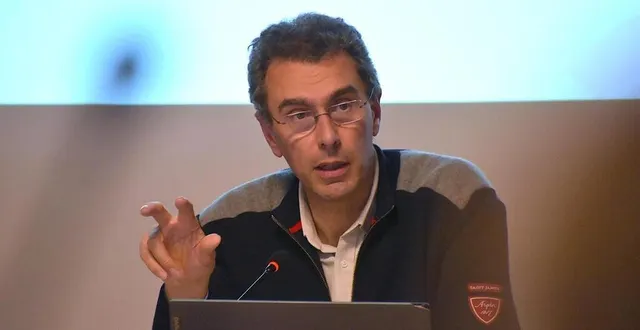 photo  étienne glémot, maire du lion-d'angers, préside la communauté de communes des vallées du haut-anjou.  &copy;  co – joël audouin 