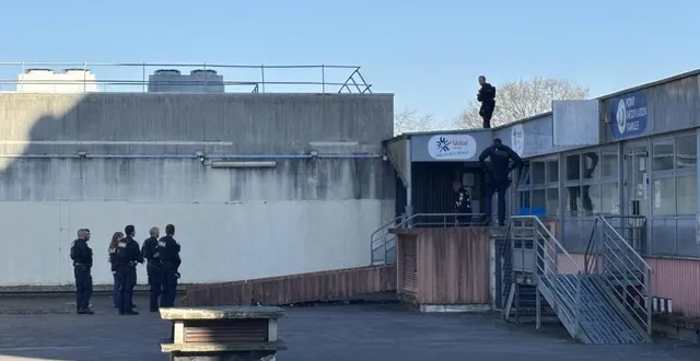photo  ce mardi 18 ma s 2025, la police était dans le quartier des sablons, au mans (sarthe), dans le cadre du plan départemental pour la restauration de la sécurité du quotidien.  &copy;  ouest-france 