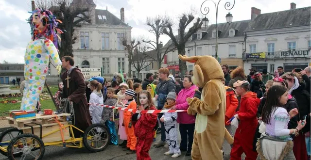 photo  le défilé s’élancera place de l’église.  &copy;  archives le maine libre 
