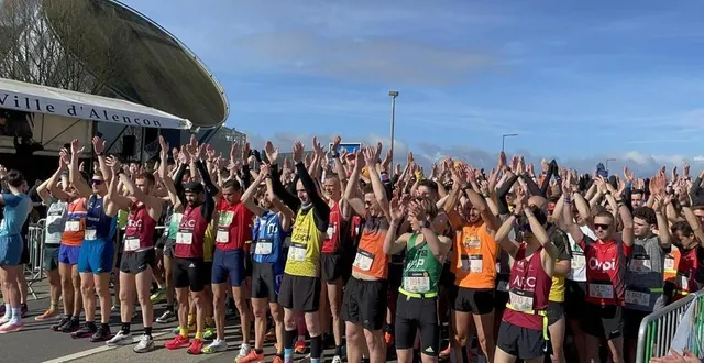 photo  plus de 2000 coureurs et 600 randonneurs avaient pris le départ d’alençon - la croix médavy, dimanche 24 mars 2024.  &copy;  archives ouest-france 