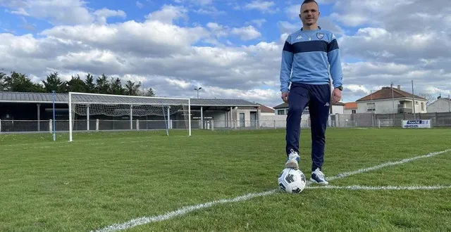 photo  jonathan le ner, capitaine de l’équipe des seniors (r2) de l’avenir sport saint-pierre montrevault, a remporté le prix du plus beau but du monde amateur.  &copy;  ouest-france 