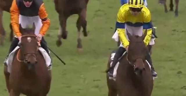 photo  léo roussel, le fils d’alexandre roussel, récemment disparu, a rendu un bel hommage à son père en s’imposant dans la septième et dernière course de la réunion du mans, qui portait le nom de son père.  &copy;  capture d’écran equidia 