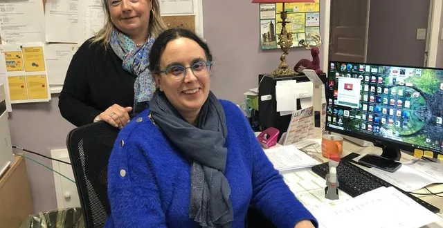 photo  valérie chesnel, maire de saint-martin-l’aiguillon, et astrid couprit, secrétaire de mairie dans la commune mais aussi dans quatre autres.  &copy;  ouest-france 