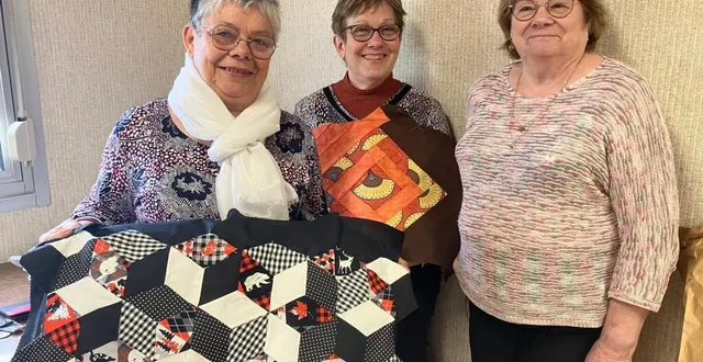 photo  nicole guéranger (à gauche) et deux des adhérentes du jour.  &copy;  le maine libre 