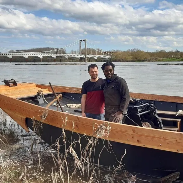 photo matthieu perraud et son copilote noé bréchet à l’avant du caillotte.  ©  ouest-france