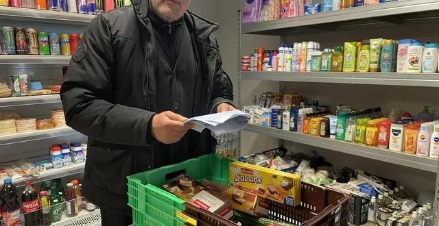 photo  depuis un an, abdel sekkak tient l’épicerie du bailleul. il n’en tire pas un vrai revenu, mais voulait faire quelque chose pour les autres.  &copy;  ouest-france 