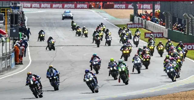 photo  le départ de la 48e édition des 24 heures motos sera donné le samedi 19 avril 2025, à 15 heures.  &copy;  archives le maine libre - denis lambert 
