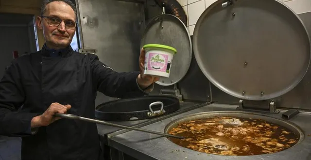 photo  toujours pas d’igp pour les rillettes du mans, au grand dam de nombreux charcutiers, comme ici nicolas rulence.  &copy;  photo le maine libre-denis lambert 