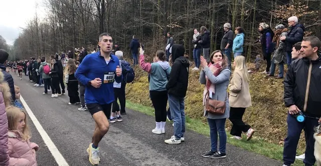 photo  les coureurs dans la dernière ligne droite.  &copy;  ouest-france 