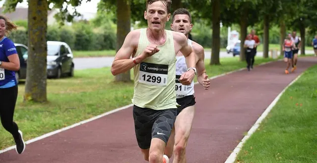 photo  le mondevillais françois pautret a pris la deuxième place du semi-marathon des foulées de bayeux, dimanche 23 mars 2025.
                     &copy;  ouest-france 