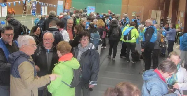 photo  l’appel des organisateurs des randonnées pour la lutte contre le cancer colorectal a été entendu par de très nombreux randonneurs.  &copy;  ouest-france 