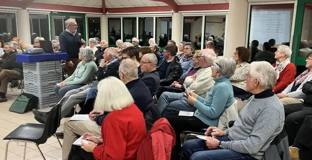 photo  une soixantaine de personnes sont venues s’informer sur les phénomènes migratoires.  &copy;  ouest-france 