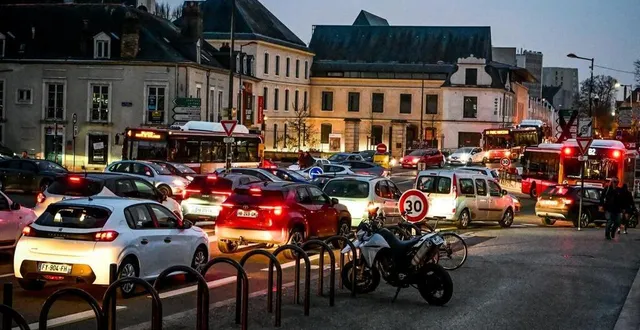 photo  la ville du mans est congestionnée en de nombreux secteurs depuis le début des grands travaux des chronolignes de bus à l’automne 2024.  &copy;  photo le maine libre - yvon loué 