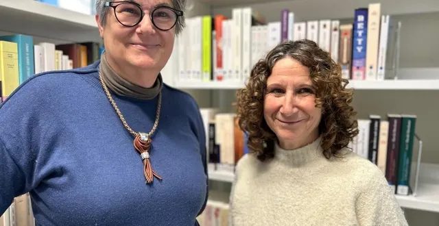 photo  hélène jusseaume-merle et christine sarramiac, bibliothécaire de mulsanne.  &copy;  ouest-france 