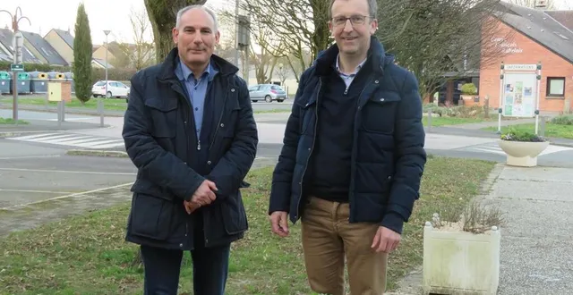 photo  olivier bertolino (à gauche), adjoint en charge de la commission environnement et éric echevest ; d’aigné, passionné par les champignons.   &copy;  le maine libre 