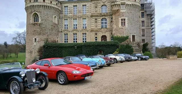 photo  les "belles anglaises" étaient de sortie pour accueillir les premiers visiteurs.  &copy;  ouest-france 