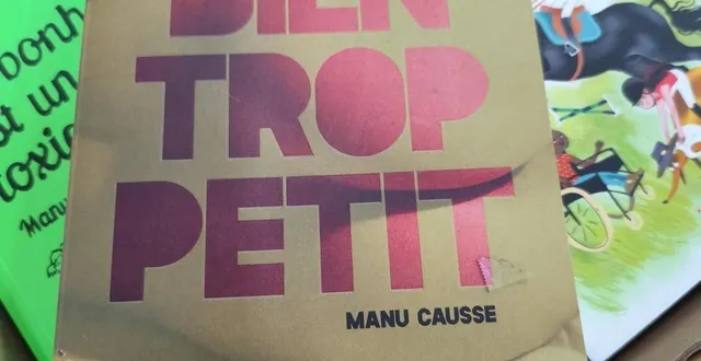 photo  manu causse en dédicace au salon du livre jeunesse d’essay.  &copy;  ouest-france 