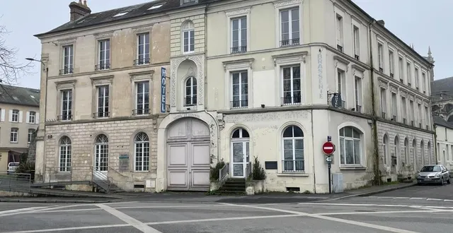 photo  le siège administratif du sitcom occupe la partie gauche d’un ensemble immobilier qui semble intéresser un investisseur.  &copy;  ouest-france 