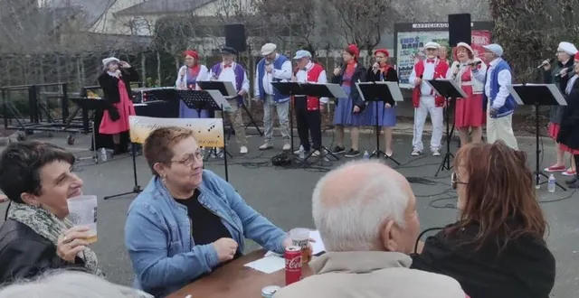 photo  le printemps des rillettes s’est invité dans le vieux-bourg.  &copy;  le maine libre 