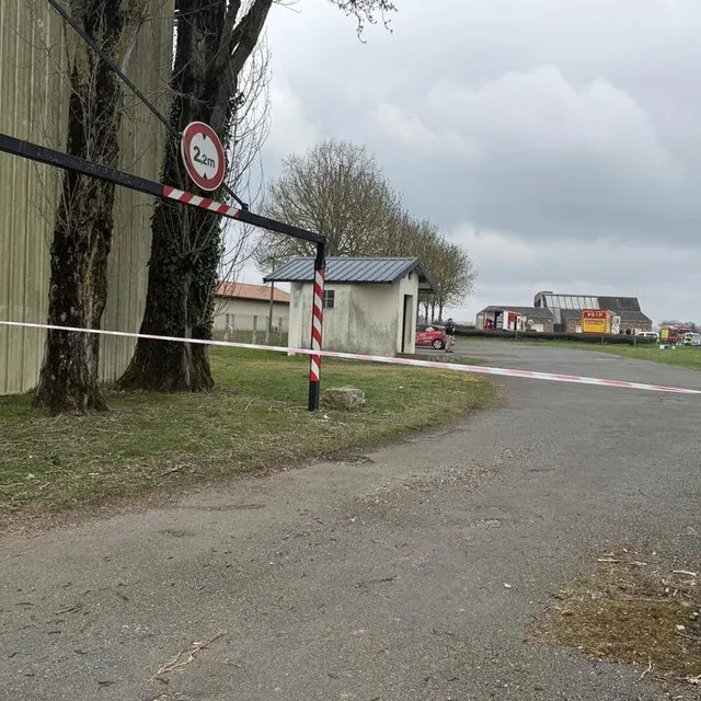 Le parking de l’aérodrome d’Alençon est inaccessible ce mercredi 26 mars 2025. Ouest-France photo le parking de l’aérodrome d’alençon est inaccessible ce mercredi 26 mars 2025. © ouest-france