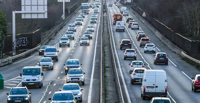 photo  les zfe sont censées pousser les automobilistes à acheter des véhicules moins polluants.  &copy;  le maine libre - yvon loué 
