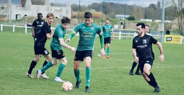 photo  malgré un nul à rouillon, le vsf reste tout près de bonnétable dans le groupe c.  &copy;  le maine libre 