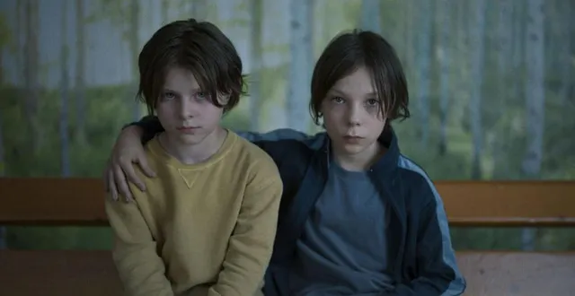 photo  nora et abel face aux lois parfois cruelles de l’école dans 