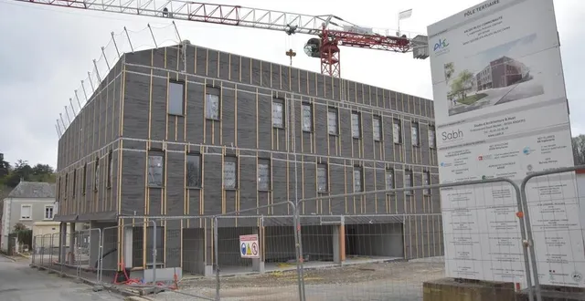 photo  le pôle tertiaire, en construction à segré, accueillera notamment le siège et les services d’anjou bleu communauté à la fin de l’année 2025.  &copy;  co – joël audouin 