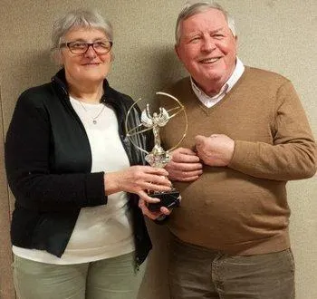 photo  brigitte leroux l’emporta face à richard perlinski.  &copy;  le maine libre 