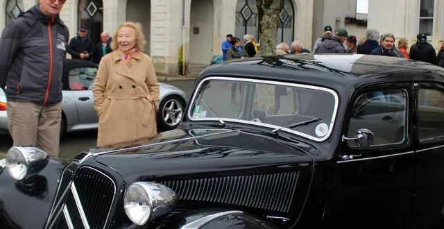 photo  les mayetais ont pu côtoyer des autos mythiques comme cette traction avant.  &copy;  le maine libre 