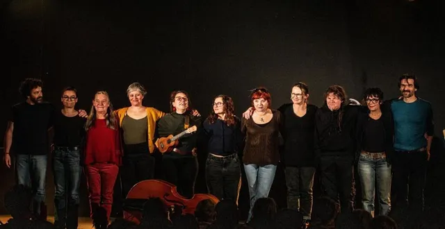 photo  la troupe se soumet aux observations du public.  &copy;  ouest-france 