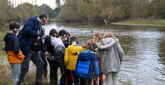 photo  l’enquête radiophonique menée sur l’eau dans le cadre de ricochets.  &copy;  ouest-france 